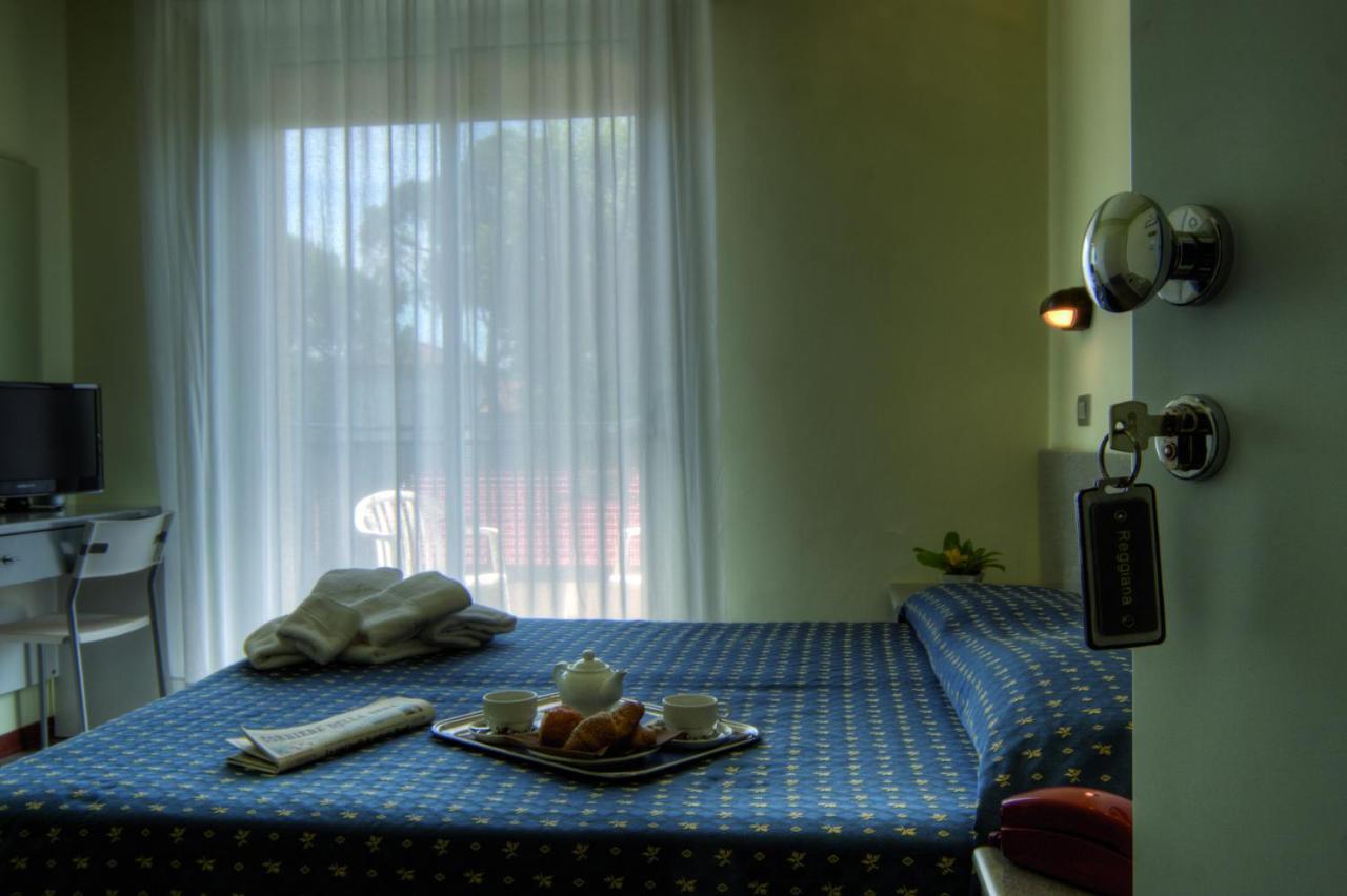 Hotel Reggiana Riccione Exterior foto