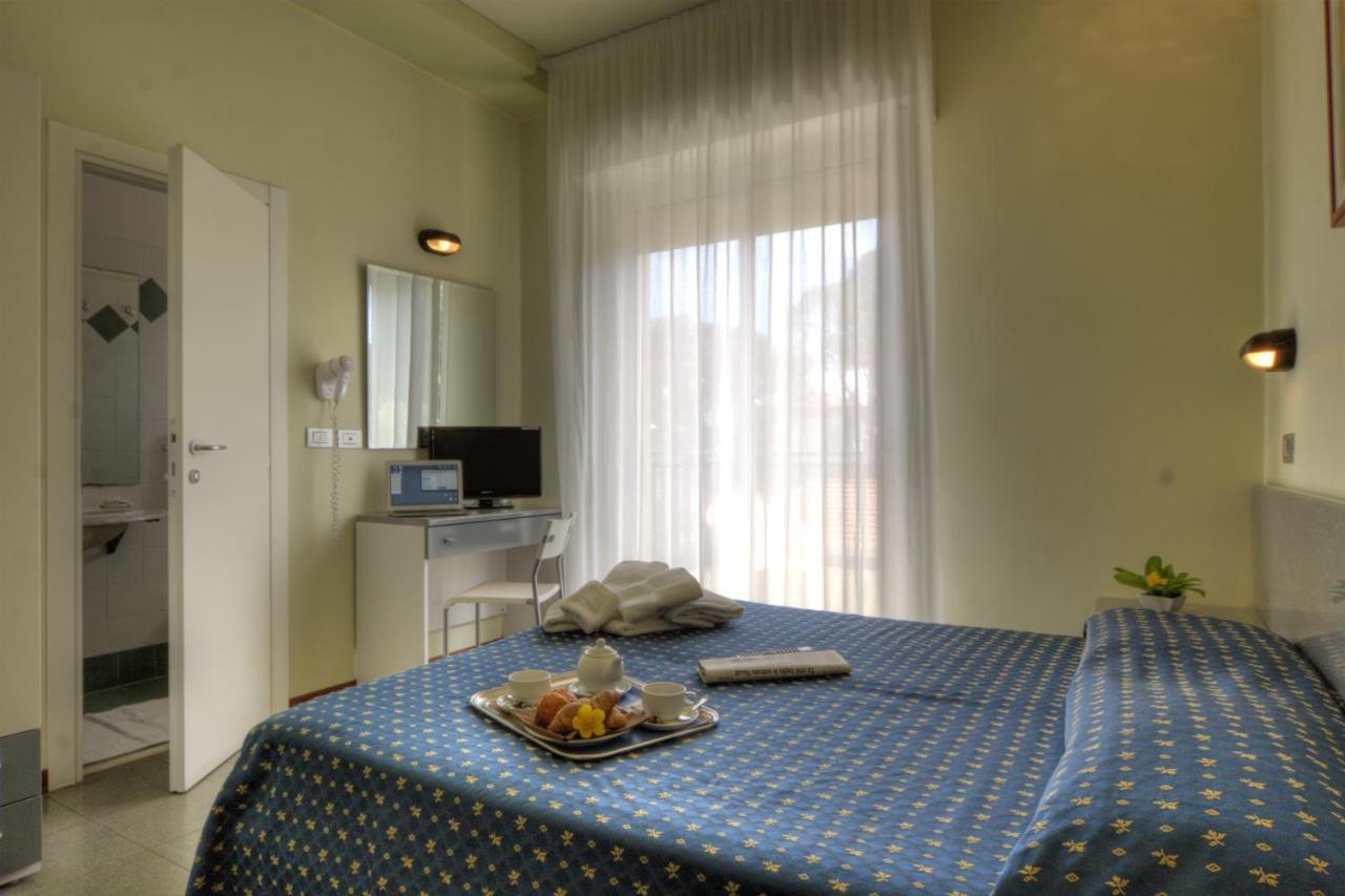 Hotel Reggiana Riccione Exterior foto