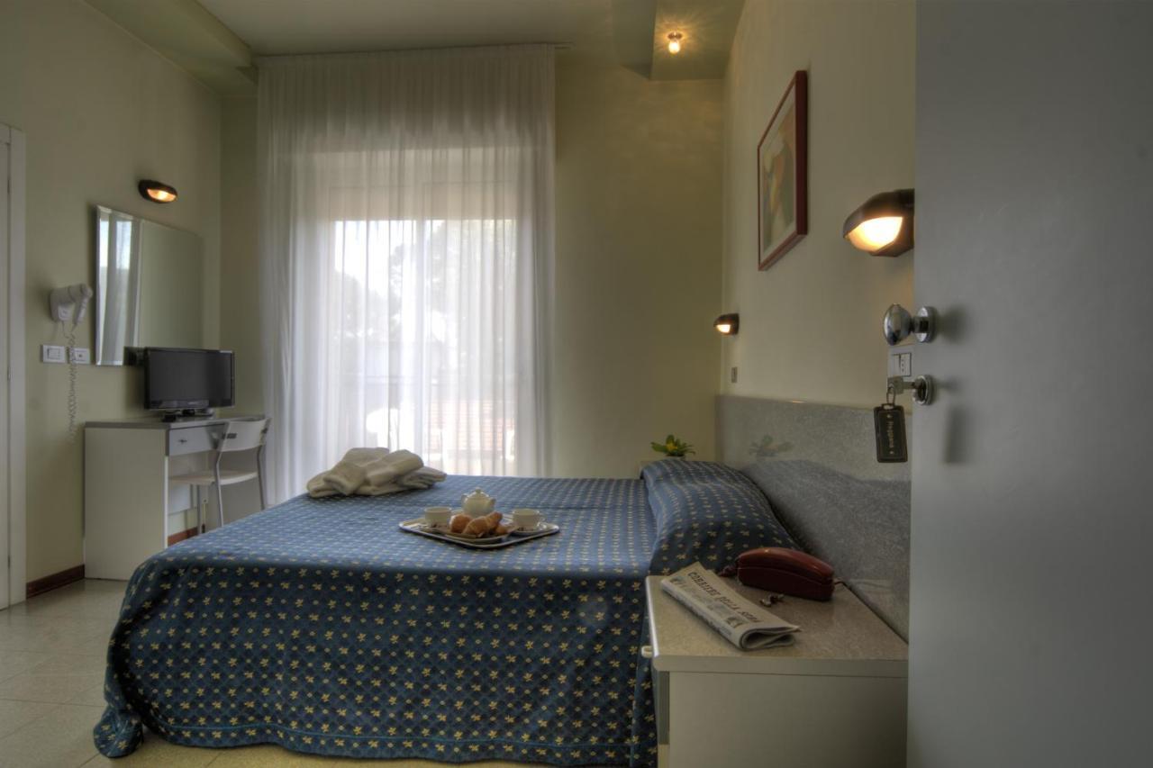 Hotel Reggiana Riccione Exterior foto