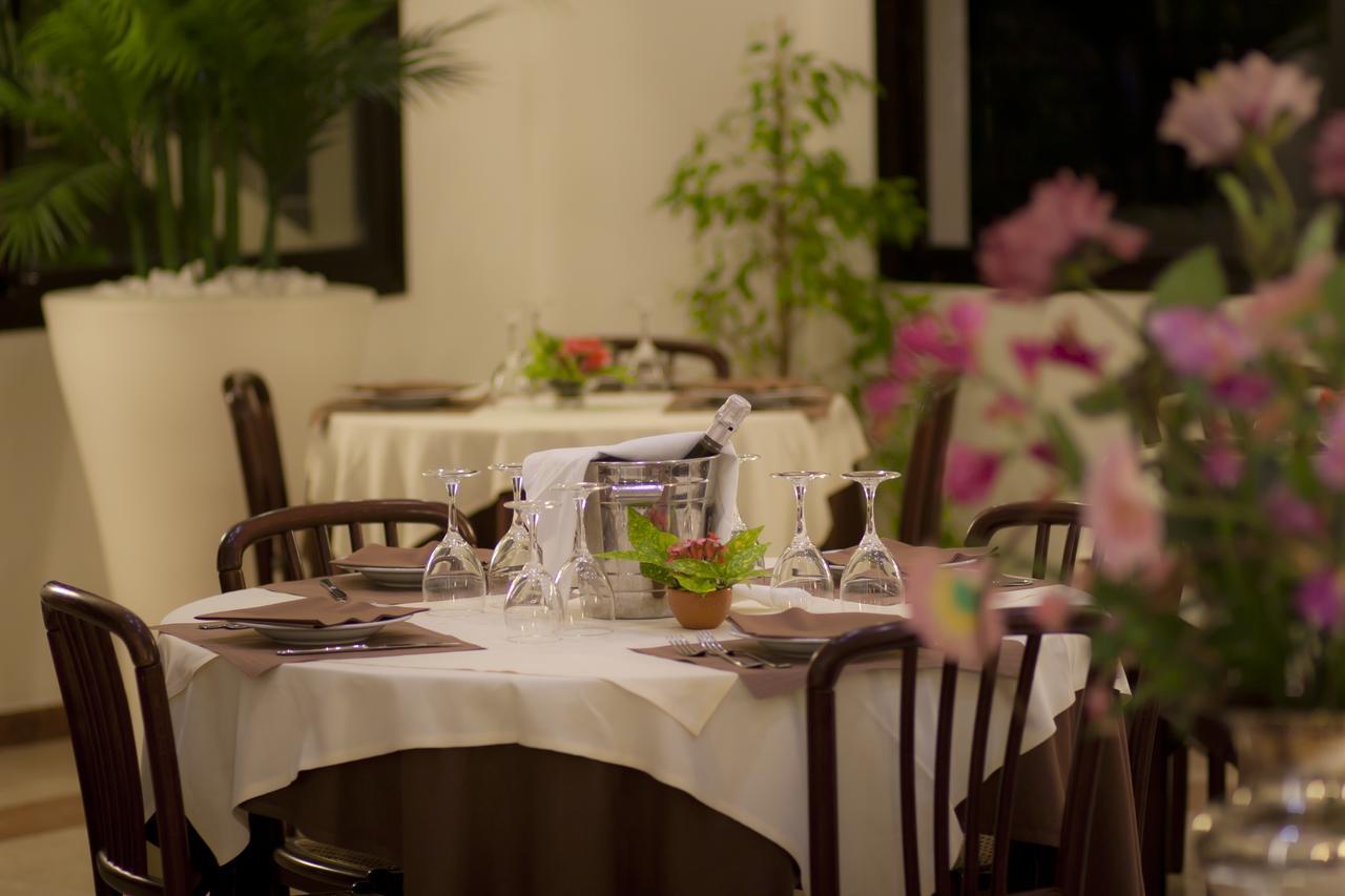 Hotel Reggiana Riccione Exterior foto
