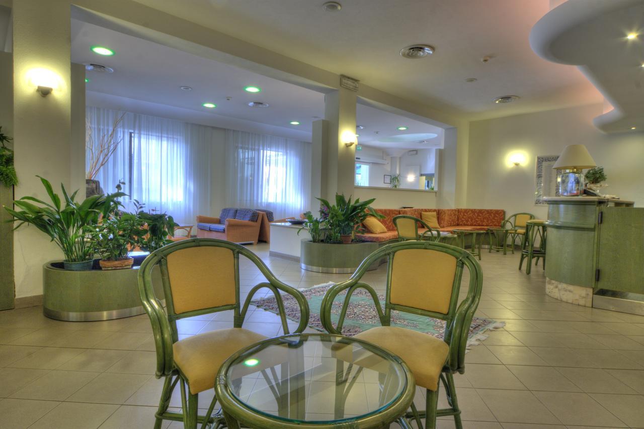 Hotel Reggiana Riccione Exterior foto