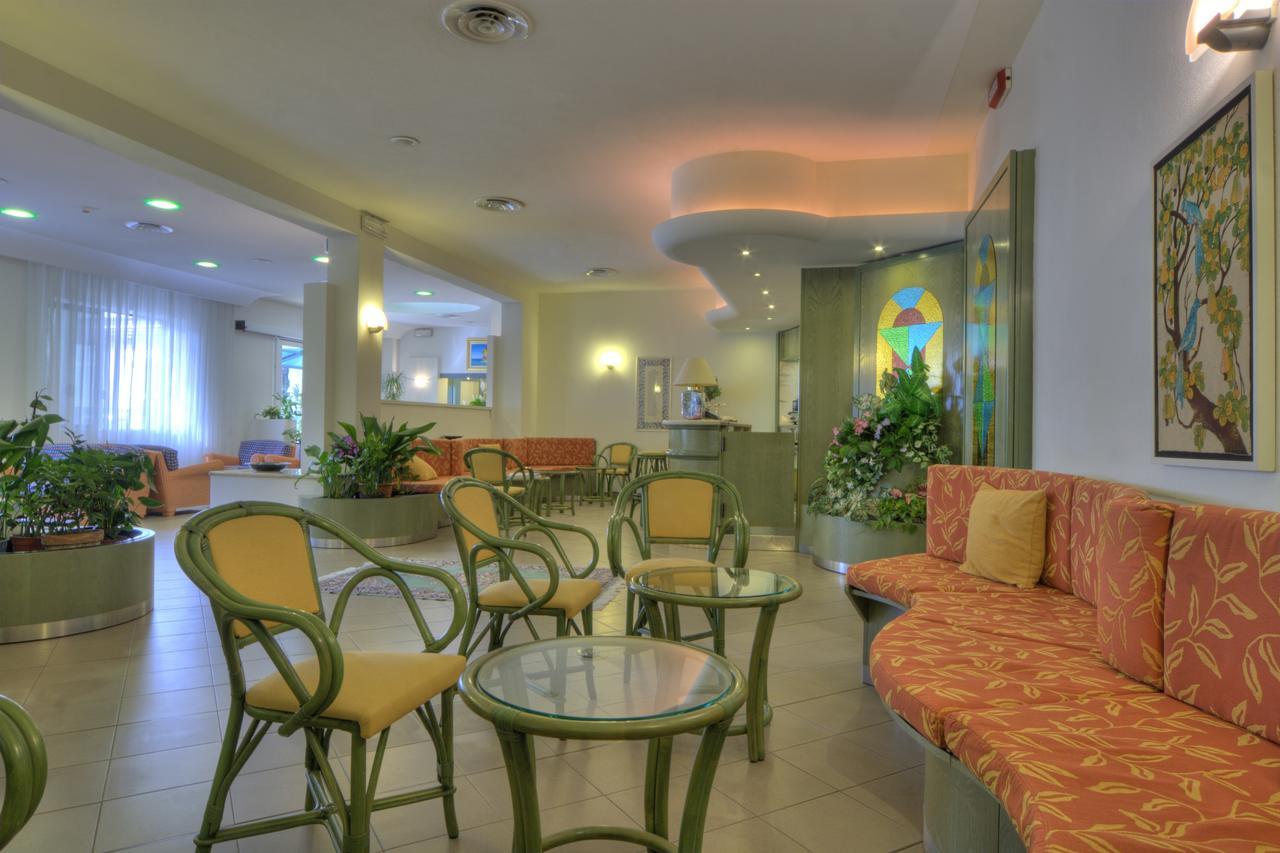 Hotel Reggiana Riccione Exterior foto