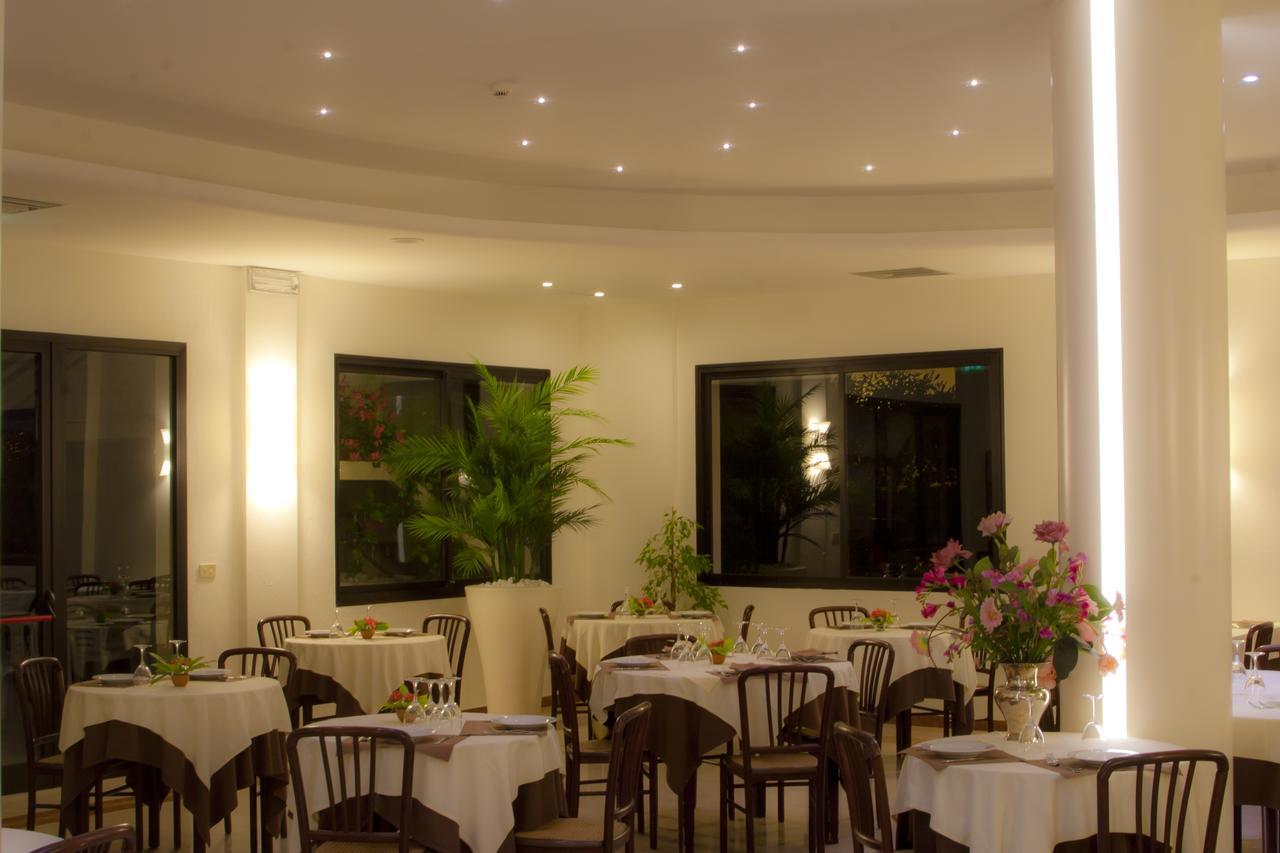 Hotel Reggiana Riccione Exterior foto