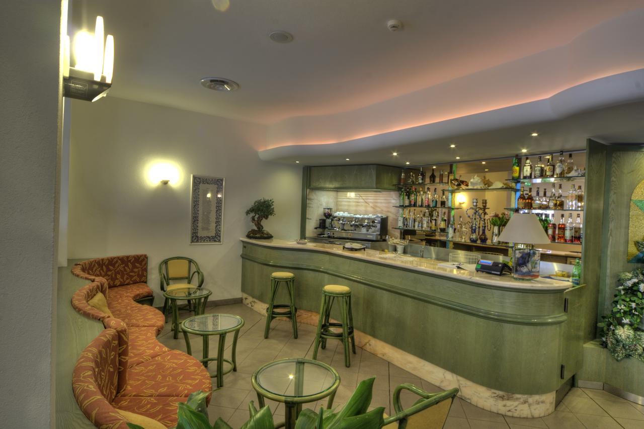 Hotel Reggiana Riccione Exterior foto